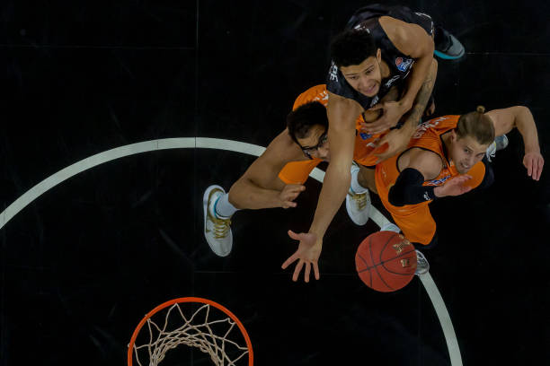 搅动局势的 搅动局势的